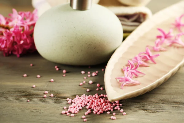Composição bonita do spa com flores do jacinto, close-up — Fotografia de Stock