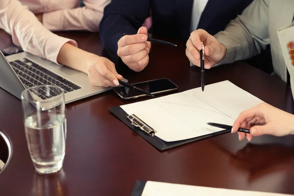 Zakelijke bijeenkomst, sluiten-omhoog — Stockfoto