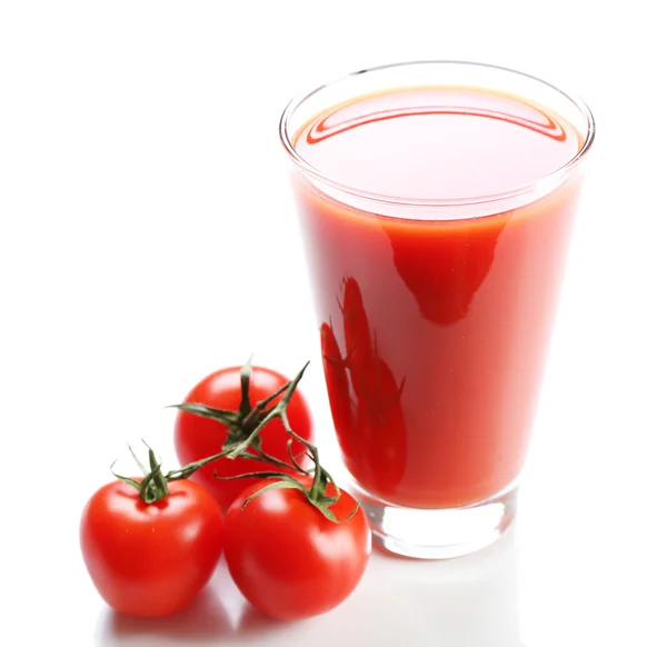 Vaso de jugo de tomate aislado en blanco — Foto de Stock