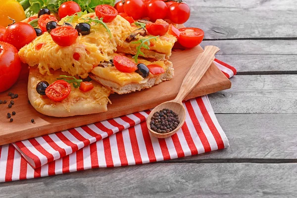 Heerlijke zelfgemaakte pizza — Stockfoto