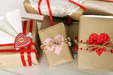 Güzel hediye kutuları yakın çekim. Sevgililer günü kavramı