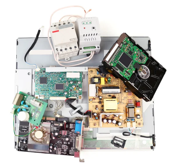Elektroniskt avfall isolerad på vit — Stockfoto