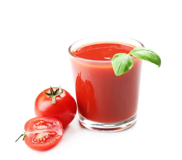 白で隔離されるフレッシュ トマト ジュースのガラス — ストック写真