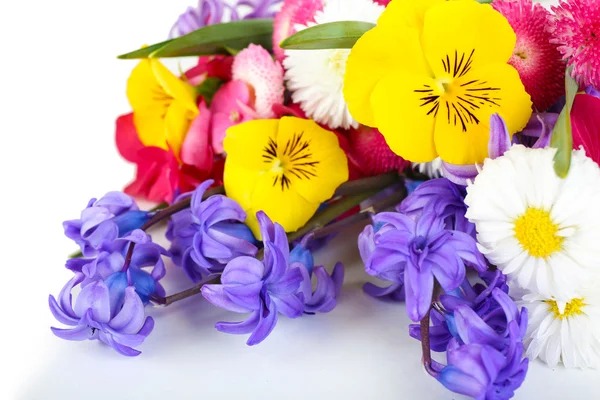 Belo buquê de flores brilhantes perto — Fotografia de Stock