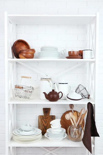 キッチン棚皿付け — ストック写真