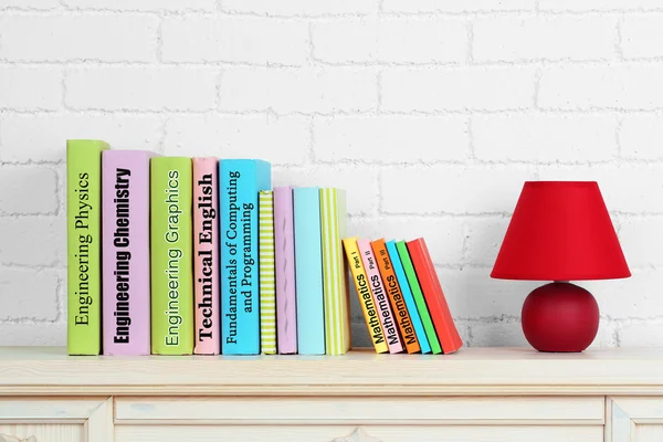 Textbooks on shelf close-up — Stock Photo, Image