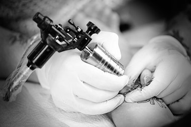 işlem yapma dövme, yakın çekim