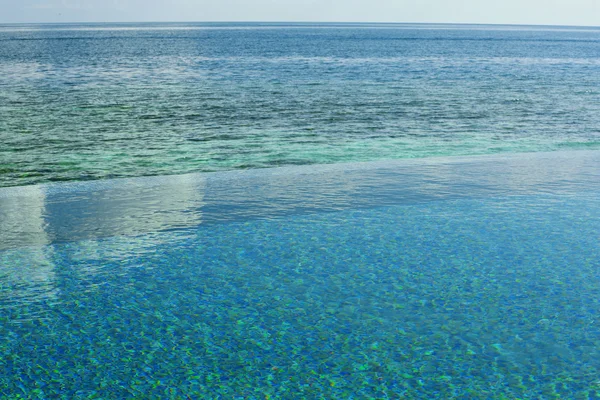 View of beautiful blue ocean water in resort — Stock Photo, Image