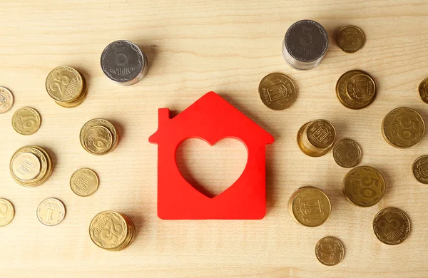 Modelo de casas con monedas — Foto de Stock