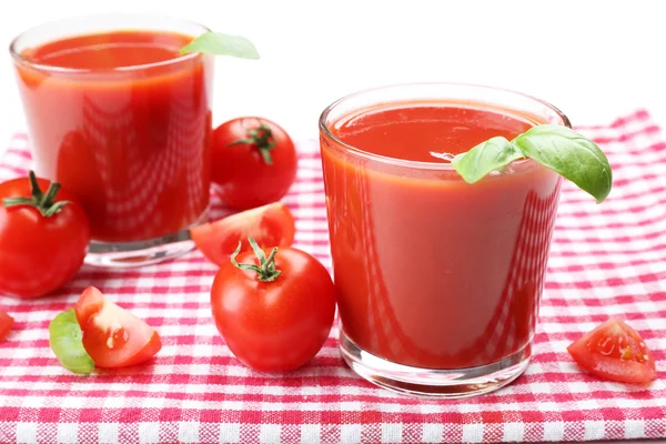 Gläser frischen Tomatensaft — Stockfoto