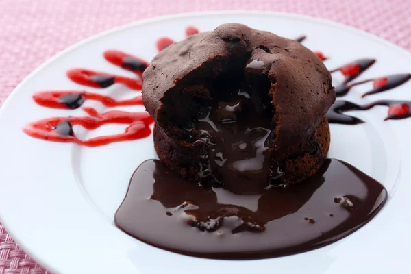 Chocolate fondant with strawberry cream — Stock Photo, Image