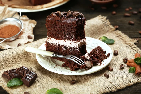 Delicious chocolate cake on table close-up — Stock Photo, Image