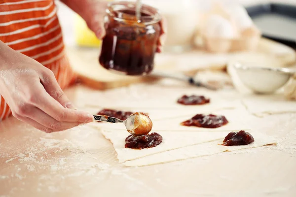 Making croissant cookies. — Stock Photo, Image