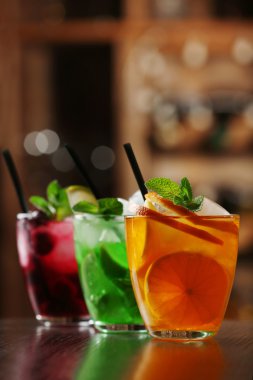 arka plan bar kokteyller bardak