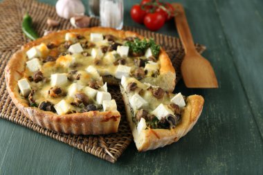 Peynir pasta mantar ile