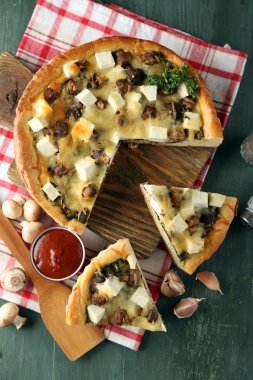 Peynir pasta mantar ile
