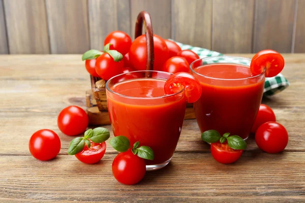 Окуляри томатного соку — стокове фото