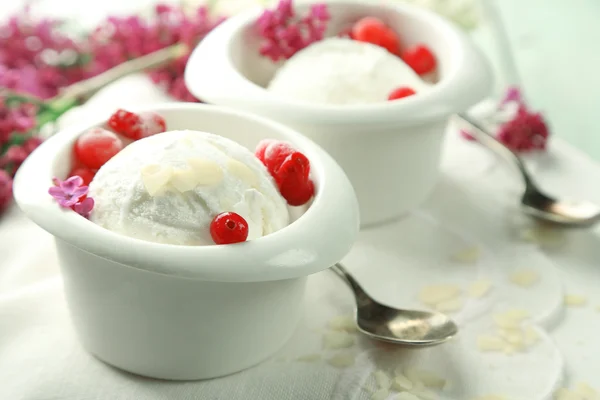 Beautiful composition with tasty ice cream — Stock Photo, Image