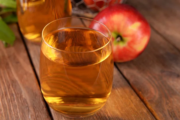 Glas appelsap — Stockfoto