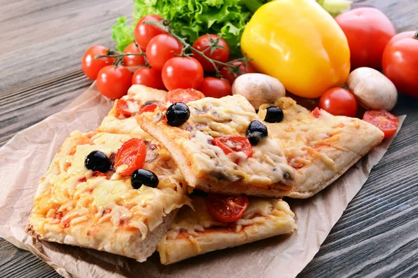 Deliciosa pizza casera —  Fotos de Stock
