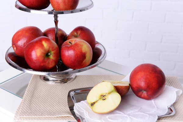 Tasty ripe apples — Stock Photo, Image