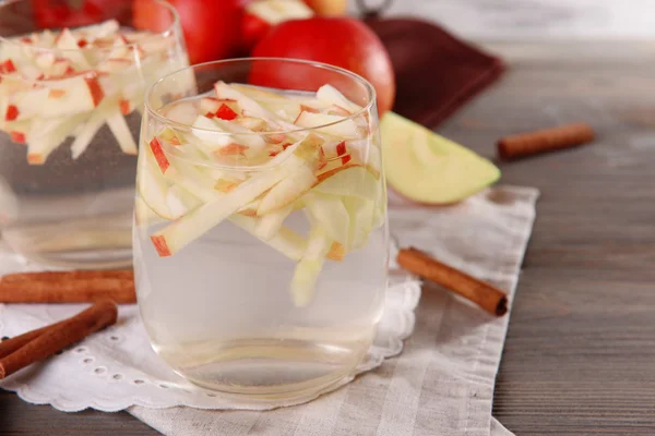 Glasses of apple cider — Stock Photo, Image