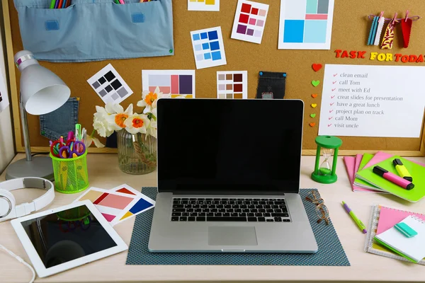 Lugar de trabajo del diseñador — Foto de Stock