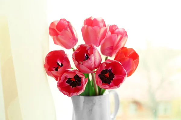 Schöner Strauß Tulpen — Stockfoto