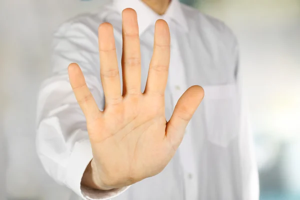 Чоловіча рука, що показує жест — стокове фото