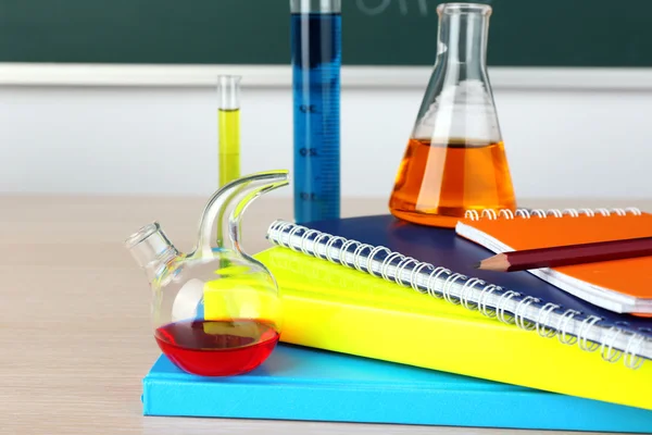 Desk in chemistry class — Stock Photo, Image