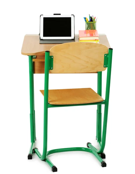 木制的桌子椅子与文具和平板电脑 — 图库照片