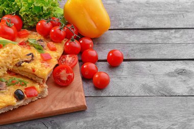 lezzetli ev yapımı pizza üzerinde tablo yakın çekim