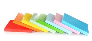 düşen kitaplar üzerinde beyaz izole