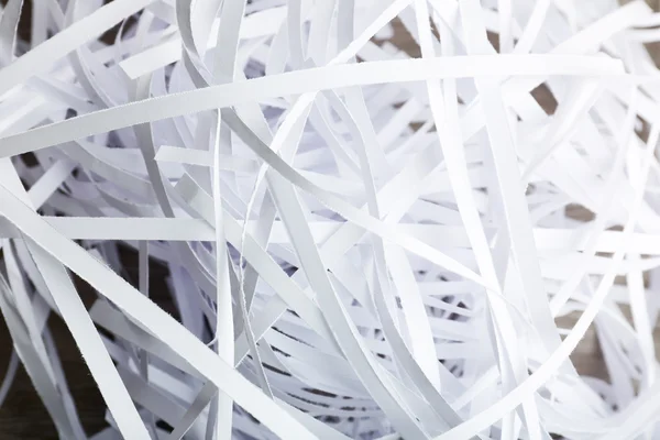 Pilha de tiras de papel da trituradora, close-up — Fotografia de Stock