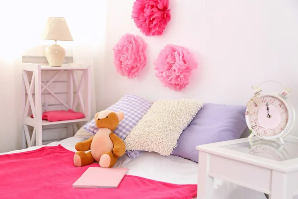아름 다운 분홍색 여자 침실 — 스톡 사진