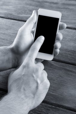 akıllı telefon yakın çekim kullanan kadın
