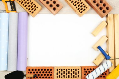 Yapı araçları ve metin alanı olan malzemeleri ile natürmort