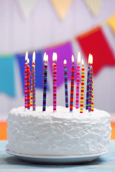 生日蛋糕加蜡烛 — 图库照片