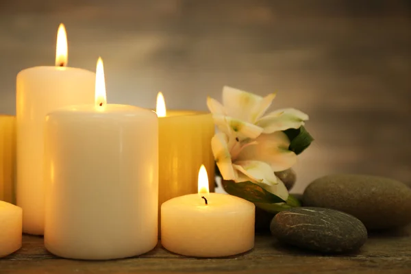 Hermosa composición con velas — Foto de Stock