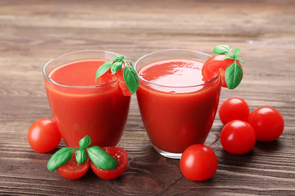 Copos de suco de tomate — Fotografia de Stock