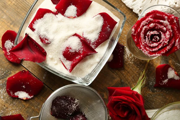 Pétalas de flores de rosa cristalizadas — Fotografia de Stock