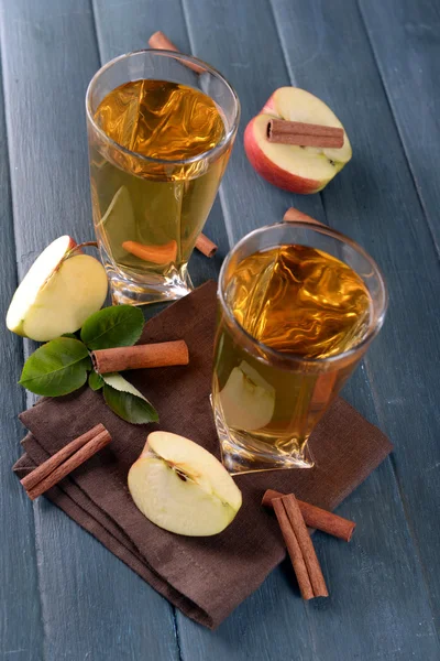 Glasses of apple juice — Stock Photo, Image