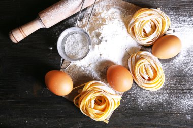 Natürmort makarna hazırlama