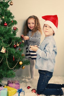 Çocuklar Noel ağacı süsleme 