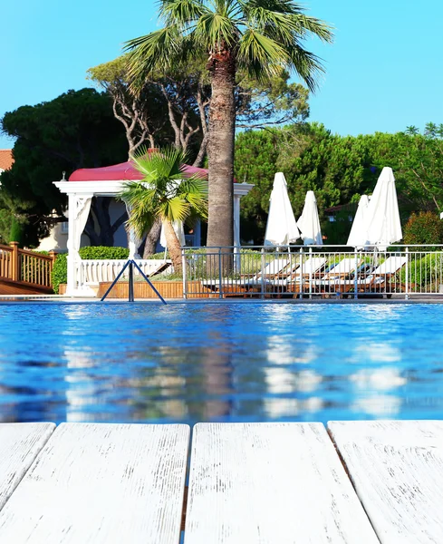 Hotel swimming pool — Stock Photo, Image