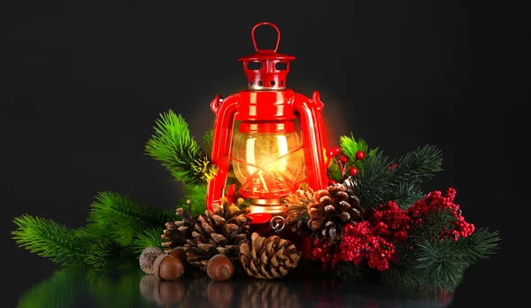 Lámpara de queroseno rojo —  Fotos de Stock