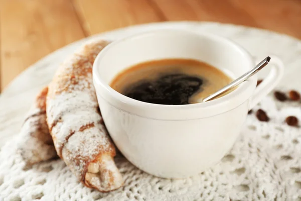 Šálek kávy se sušenkou — Stock fotografie