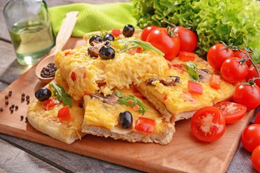 lezzetli ev yapımı pizza üzerinde tablo yakın çekim