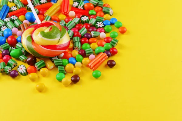 Bunte leckere Bonbons — Stockfoto