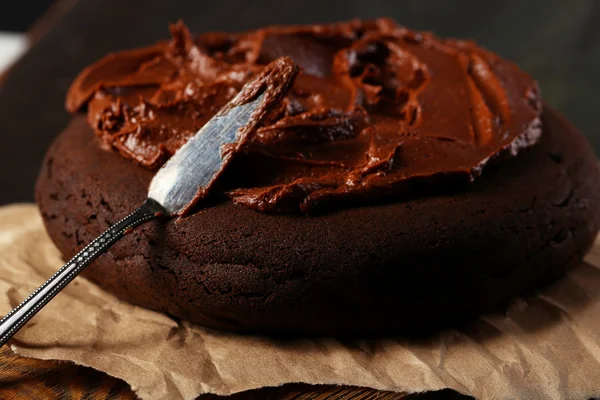 Tasty chocolate cake on table, close-up — Stock Photo, Image